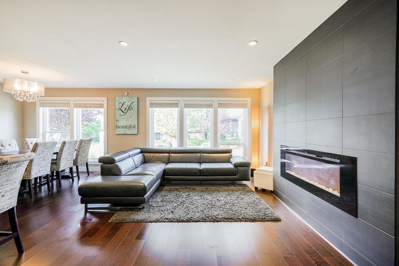 Listing Image 11