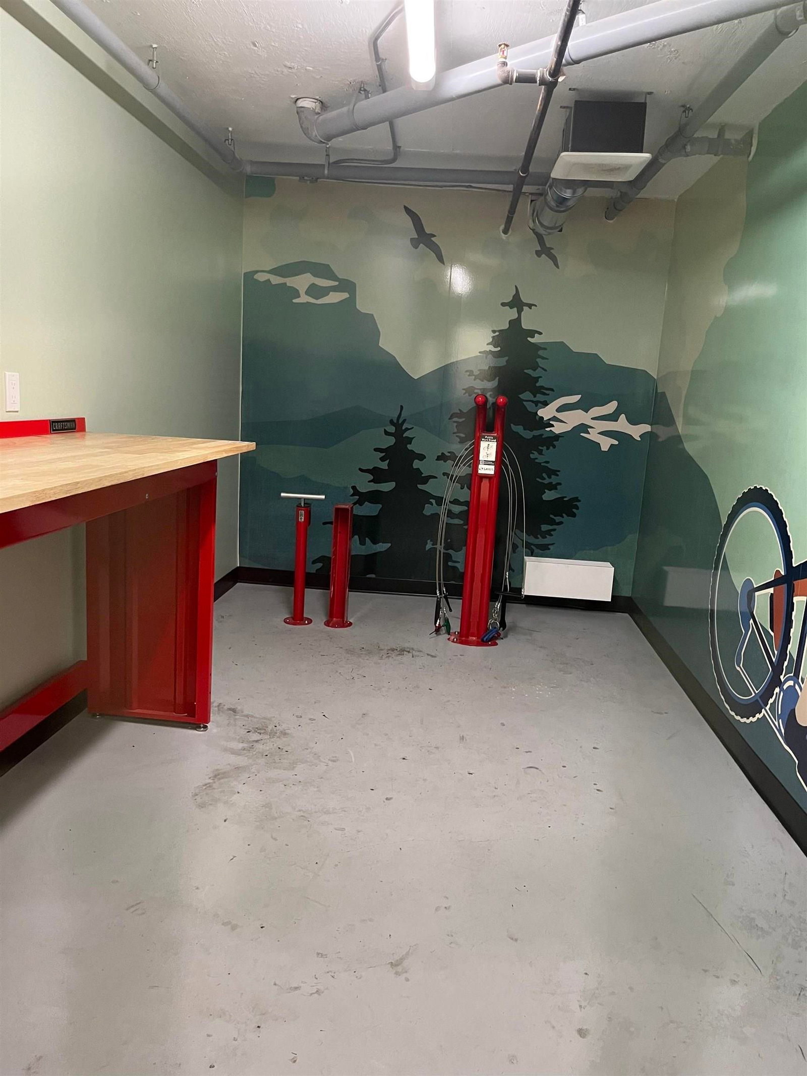 Listing Image 6
