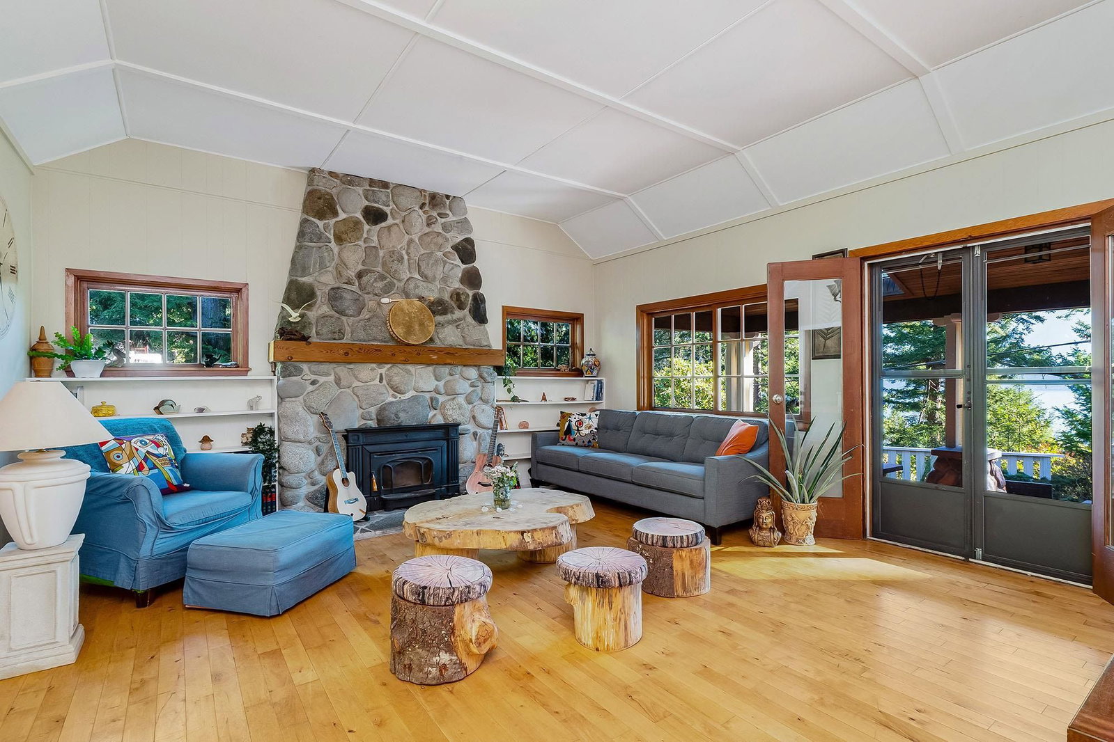 Listing Image 6