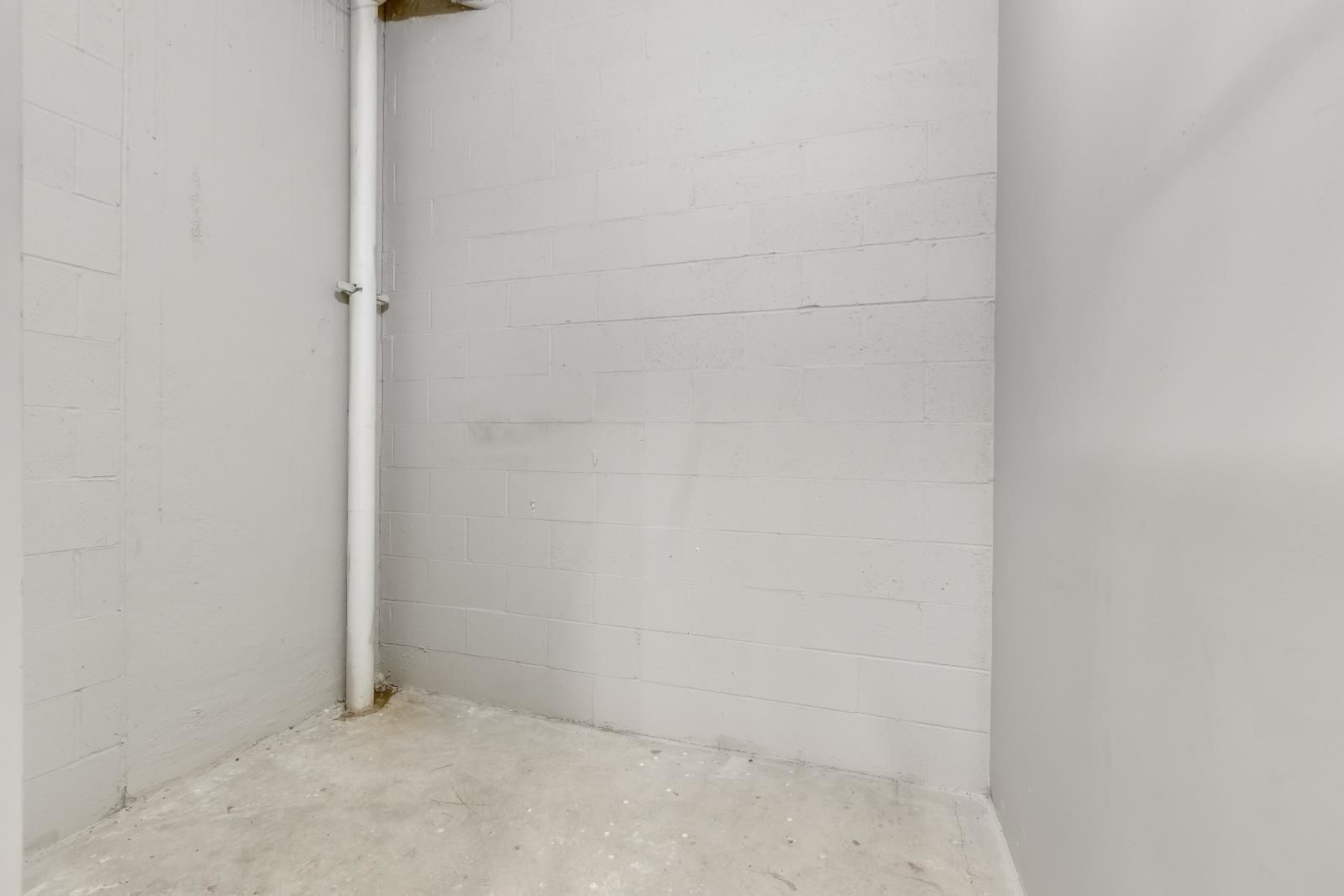 Listing Image 30