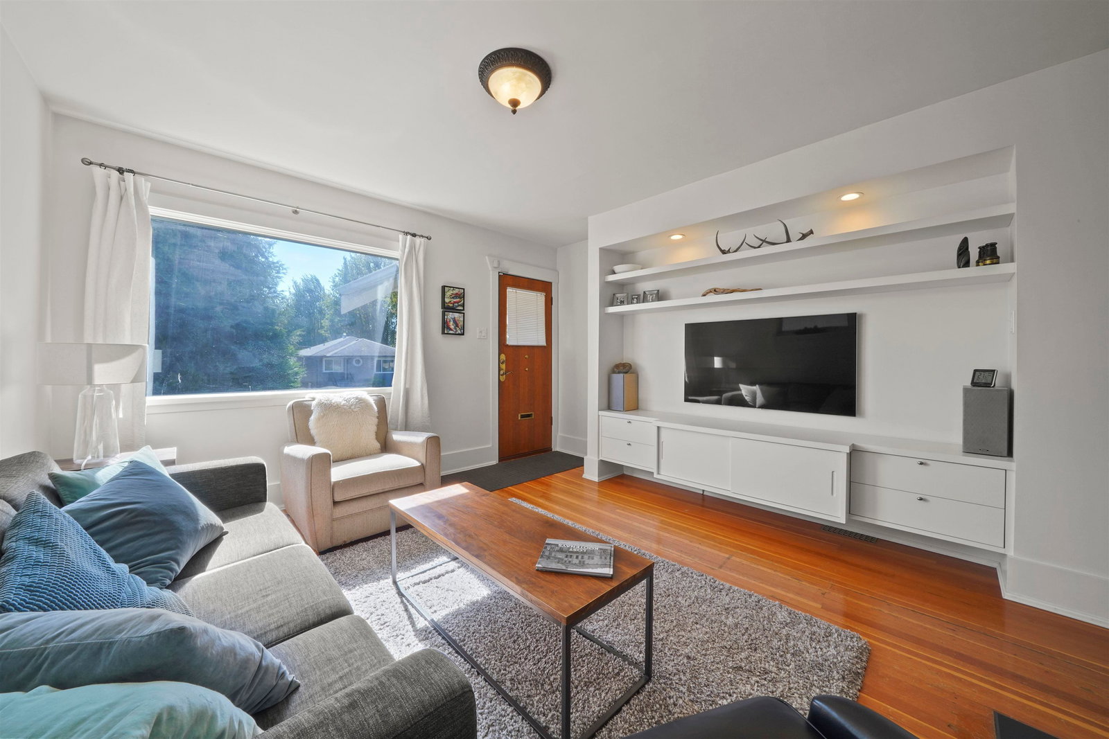 Listing Image 6