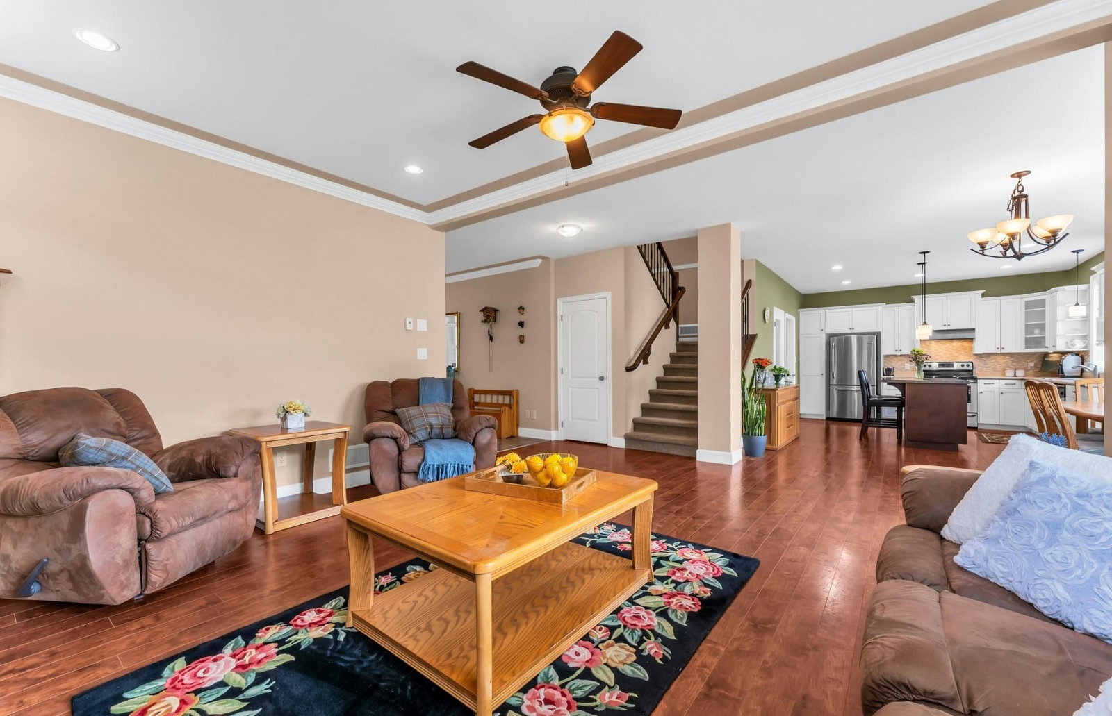 Listing Image 11