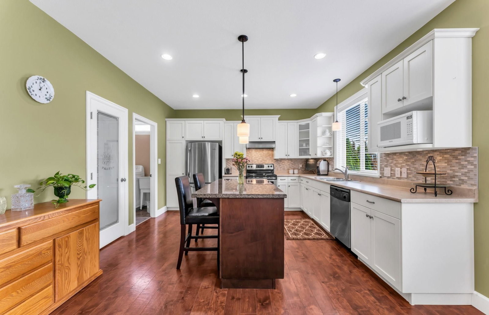 Listing Image 14