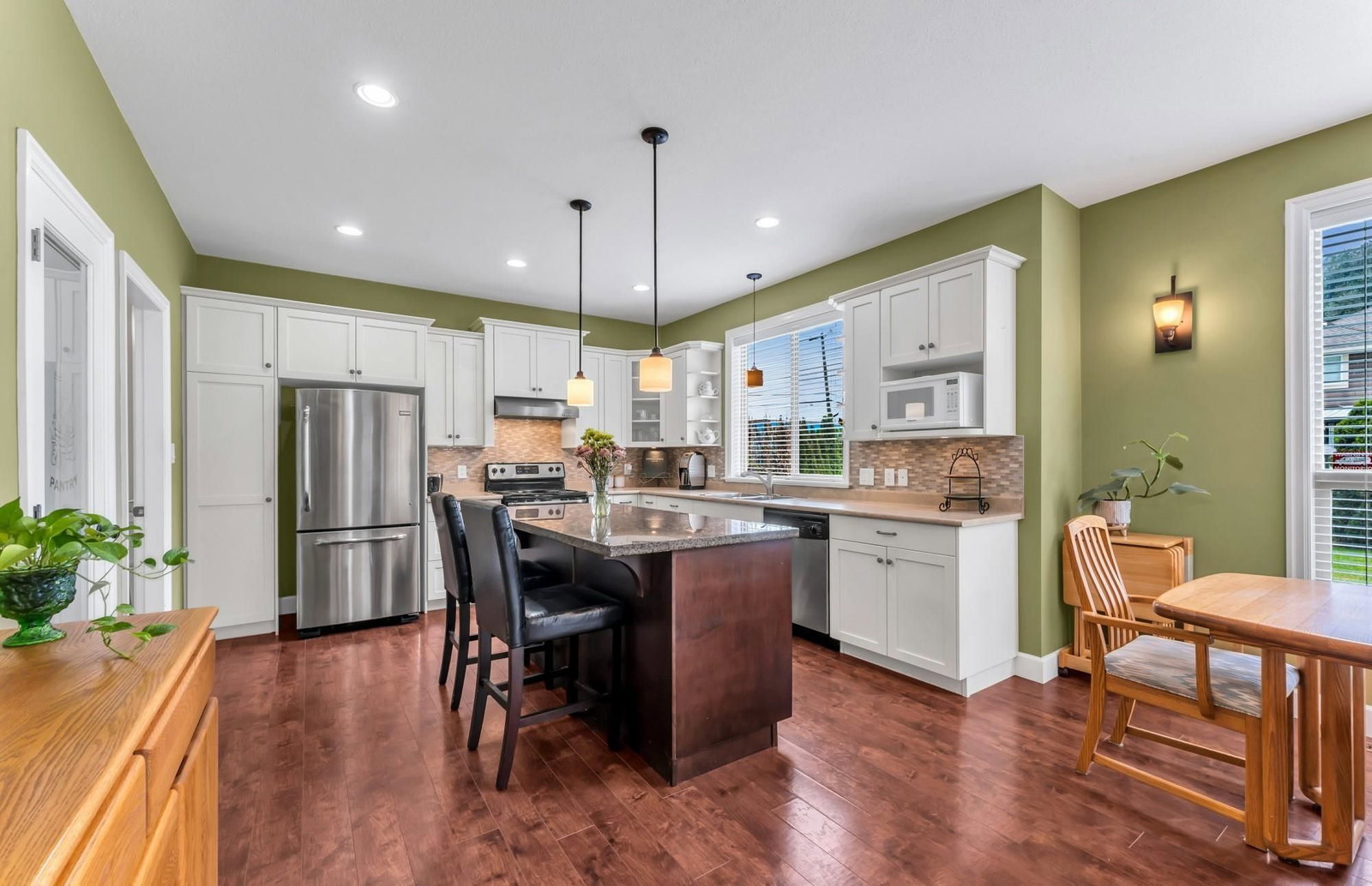 Listing Image 15