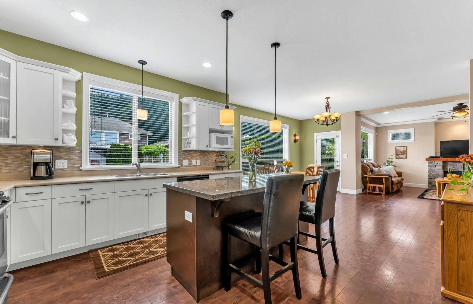 Listing Image 19