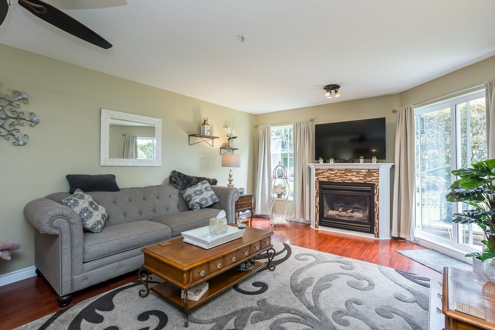 Listing Image 12