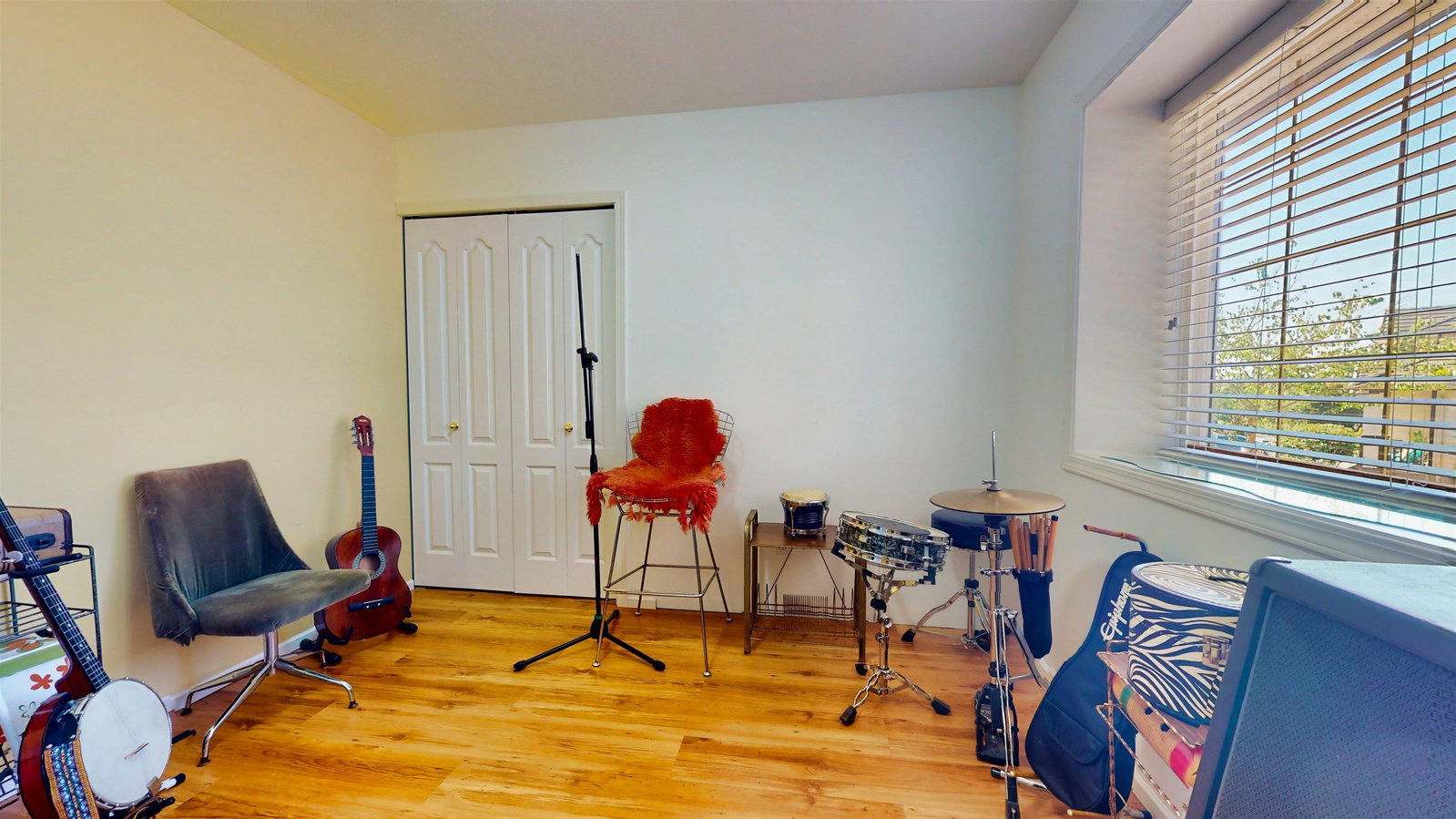 Listing Image 38