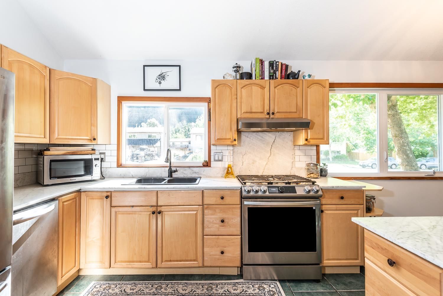 Listing Image 12