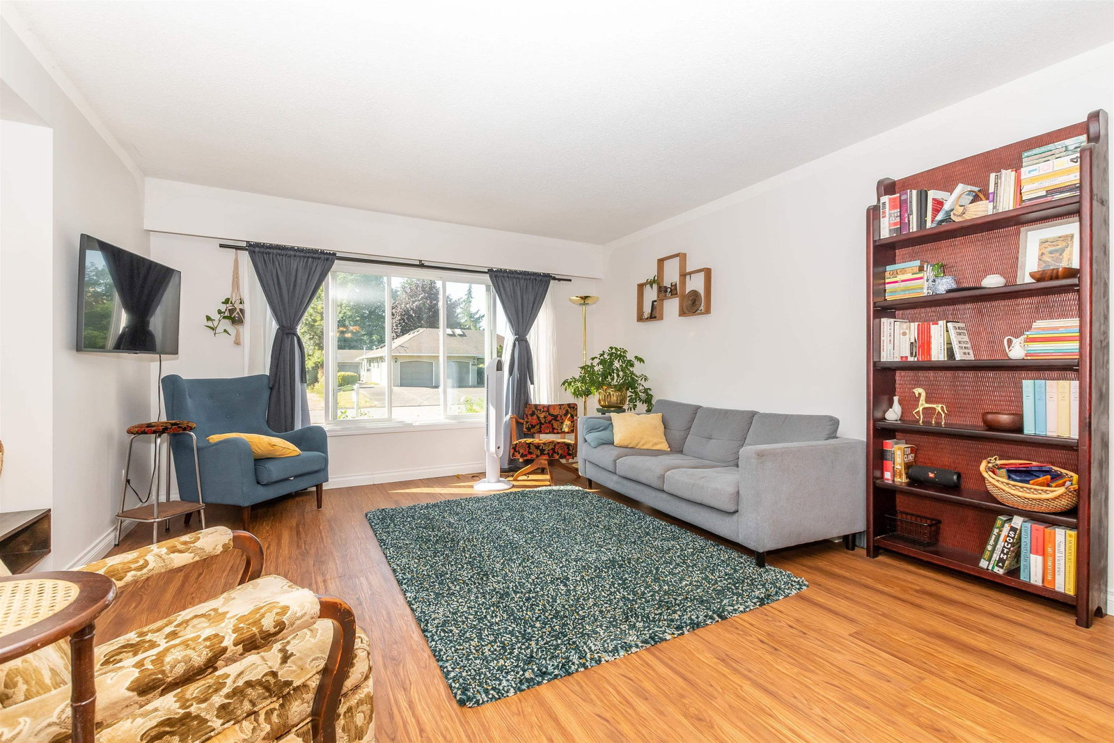Listing Image 5