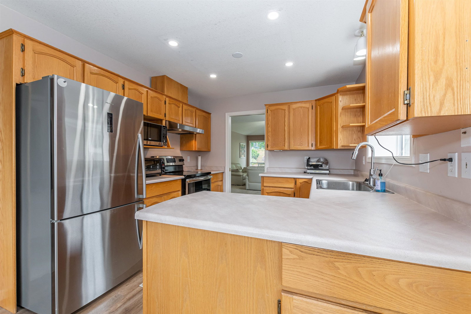 Listing Image 6