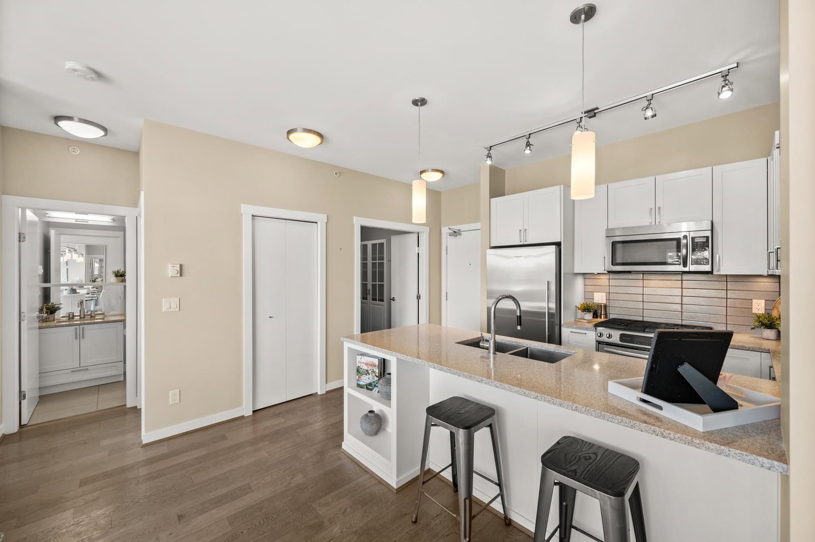 Listing Image 13
