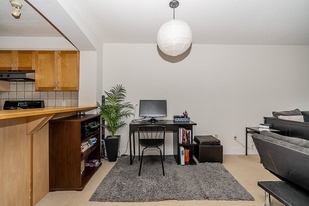 Listing Image 4