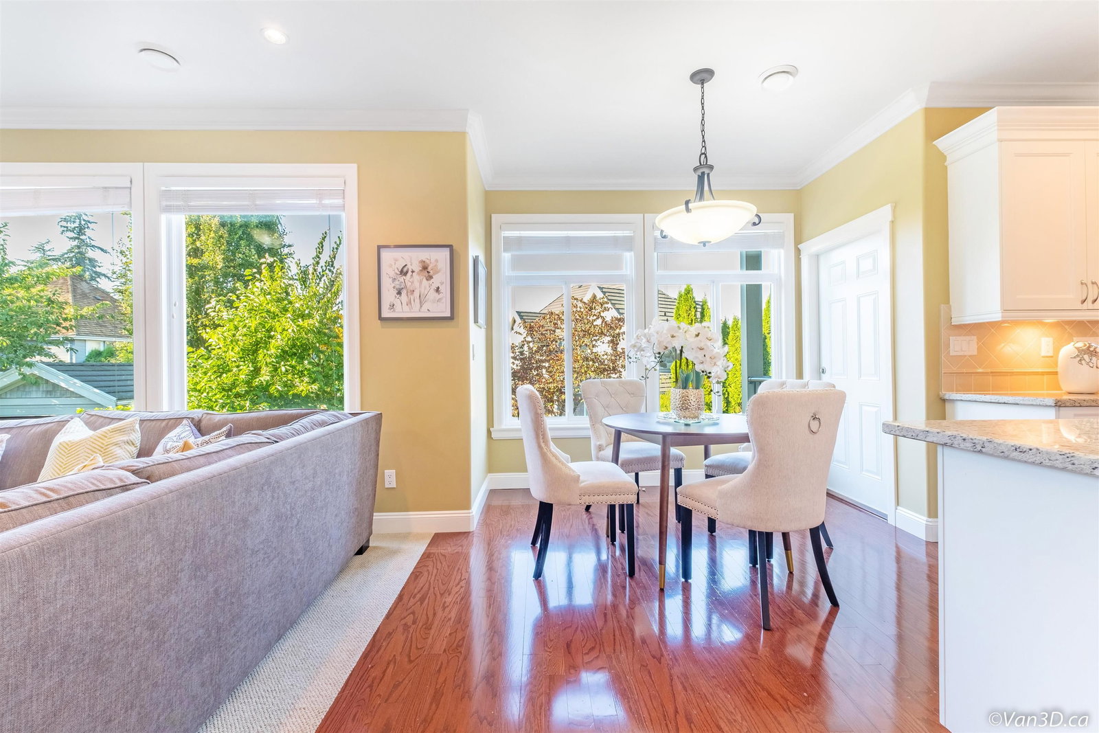 Listing Image 10