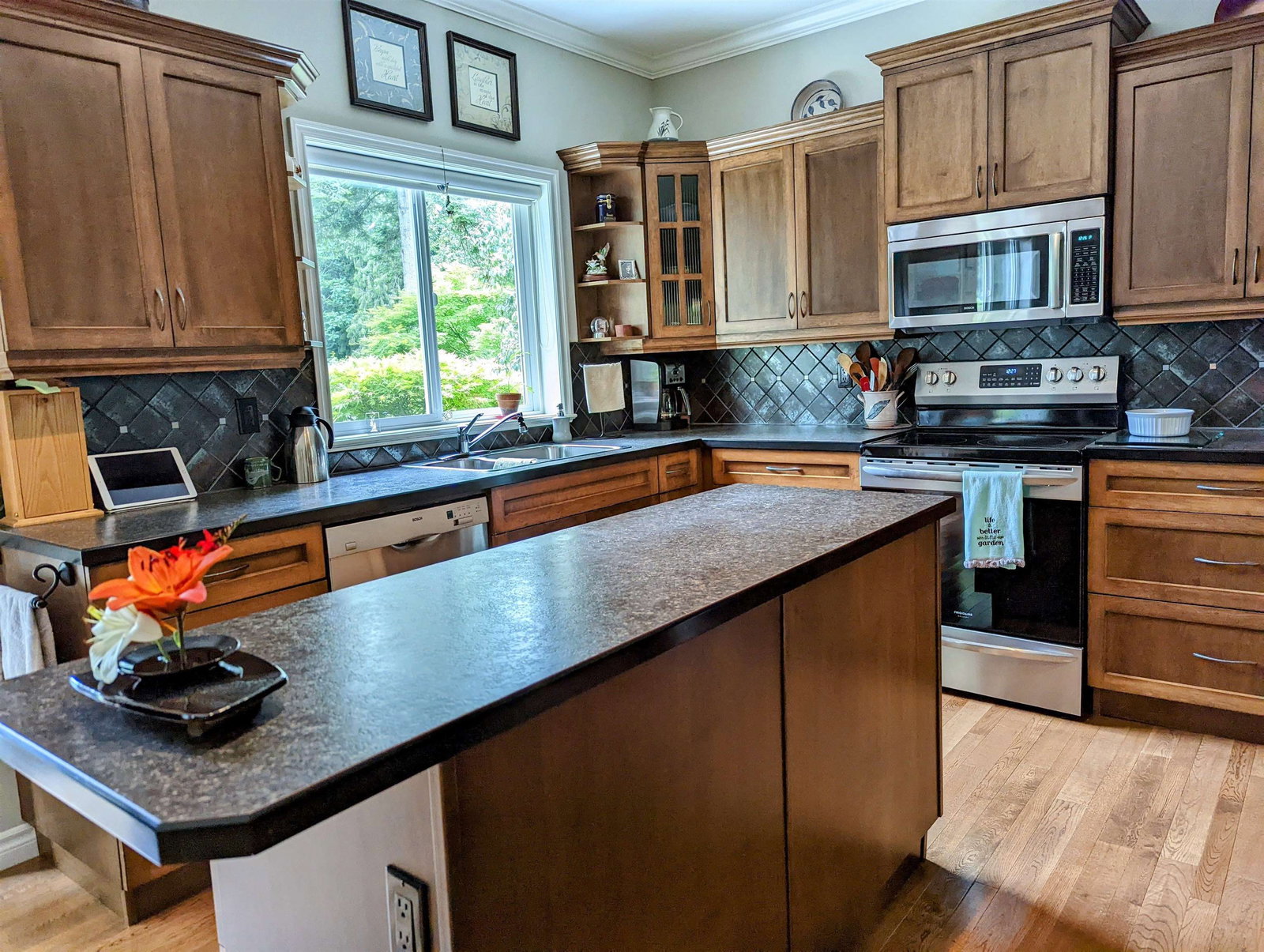 Listing Image 16