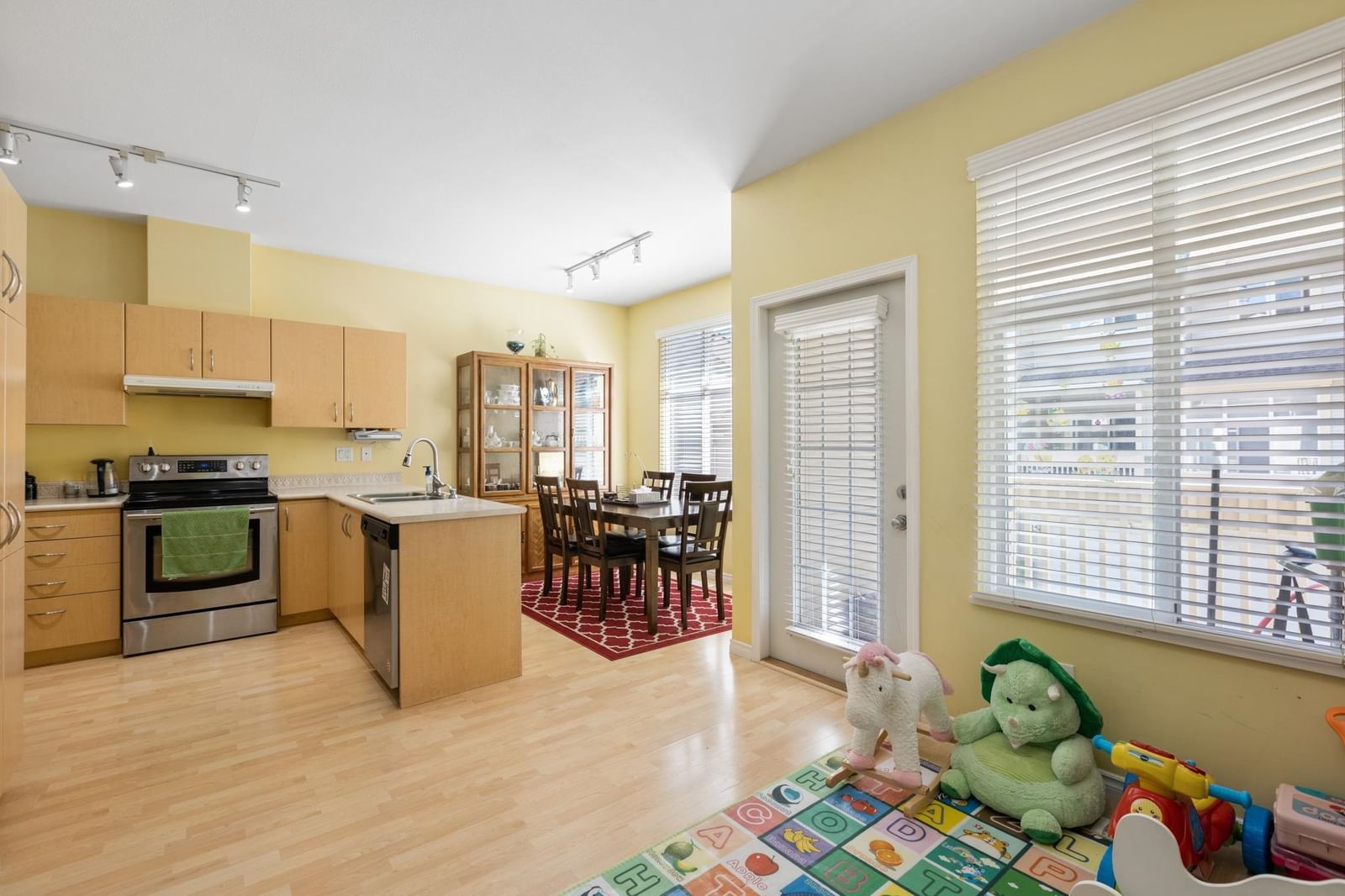 Listing Image 19
