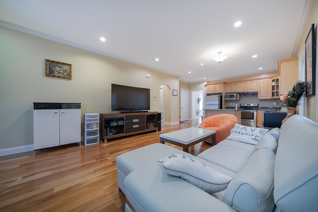 Listing Image 5