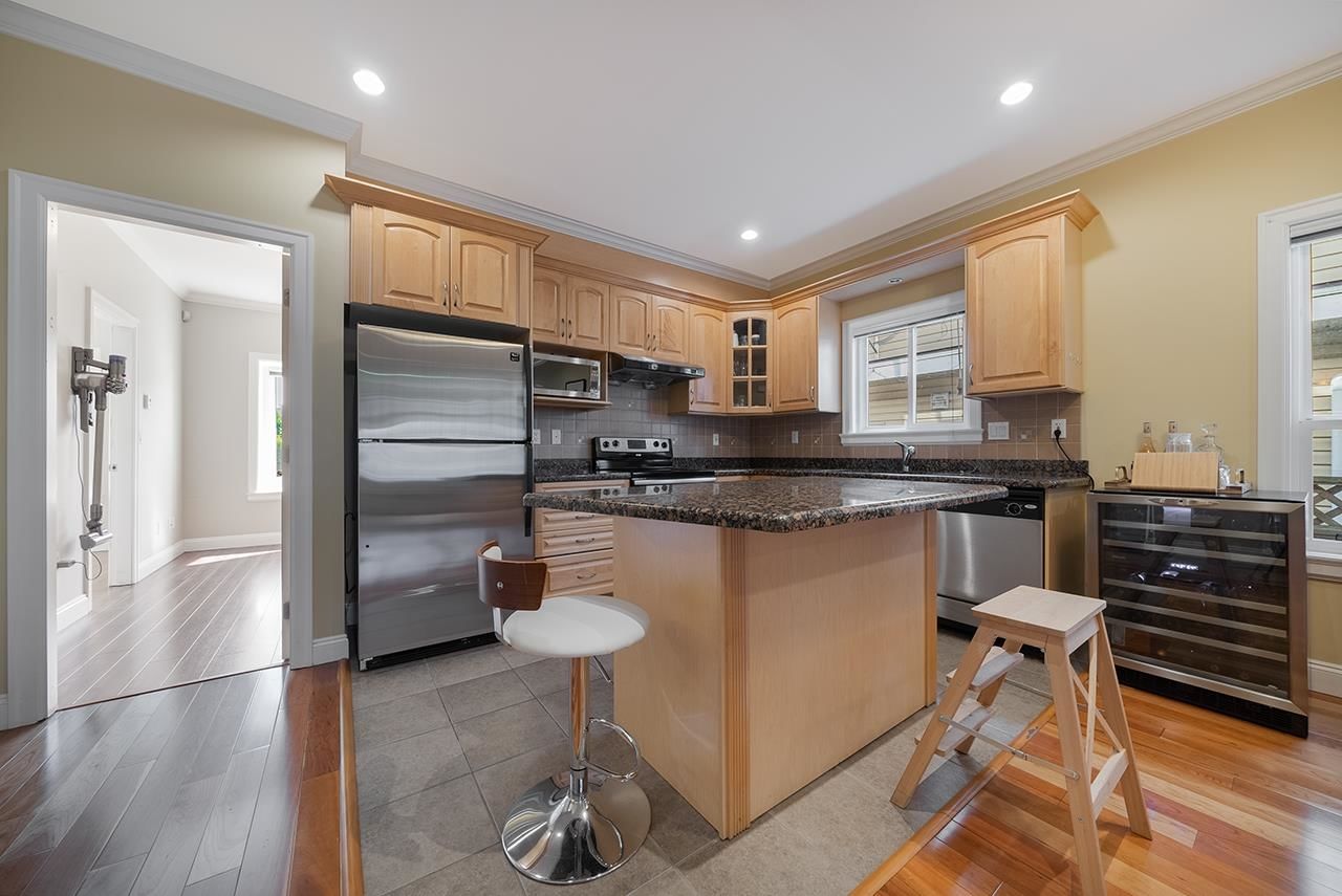 Listing Image 9