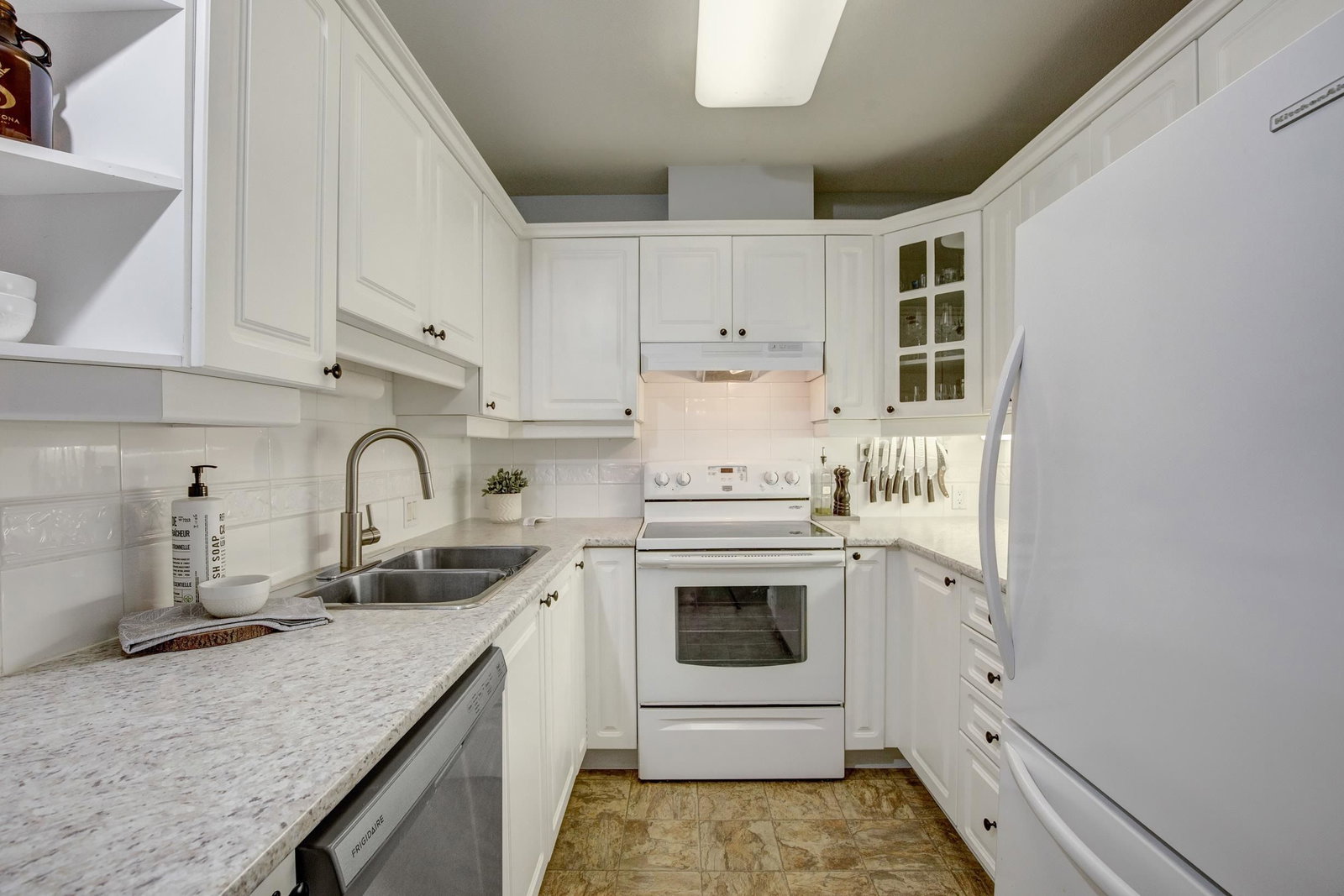Listing Image 16