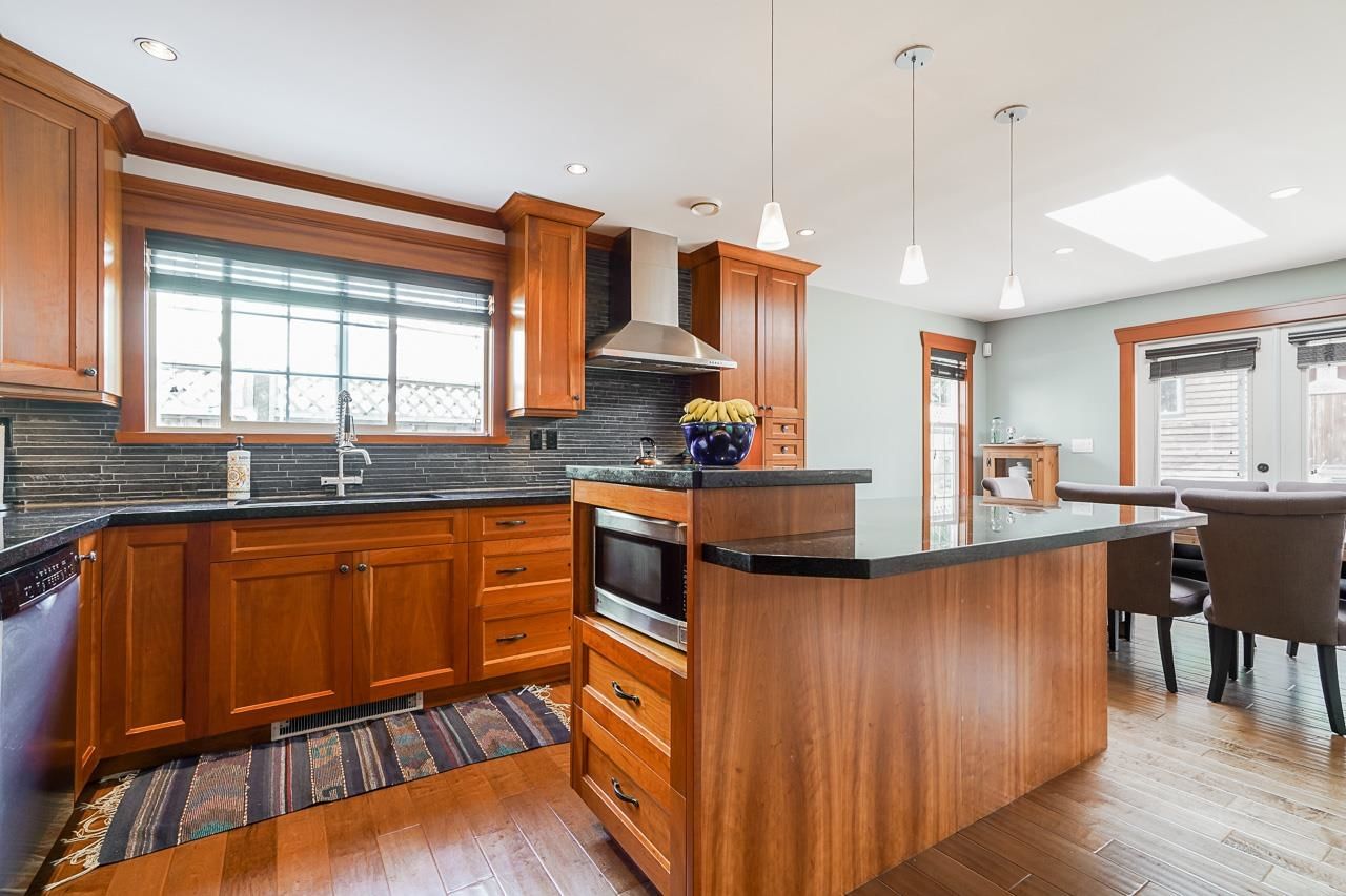 Listing Image 11