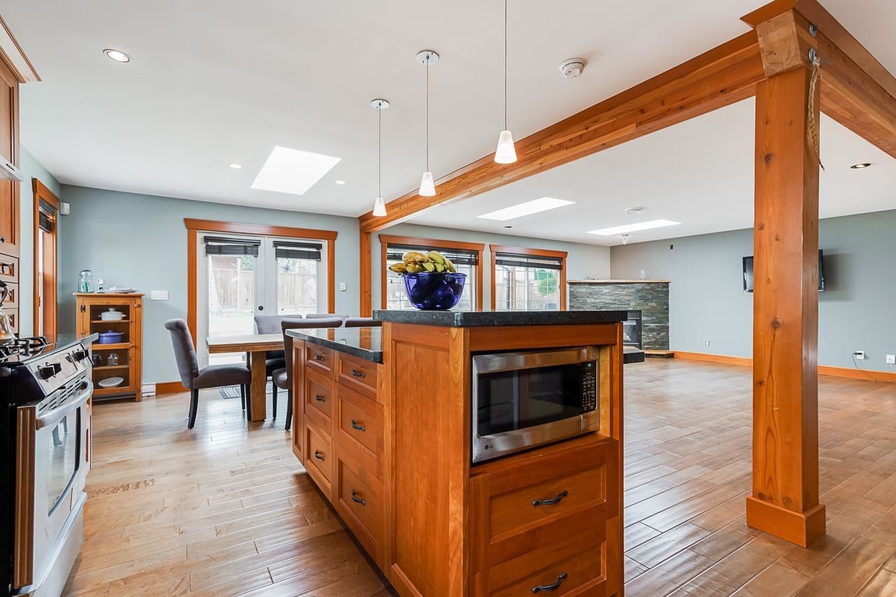 Listing Image 12