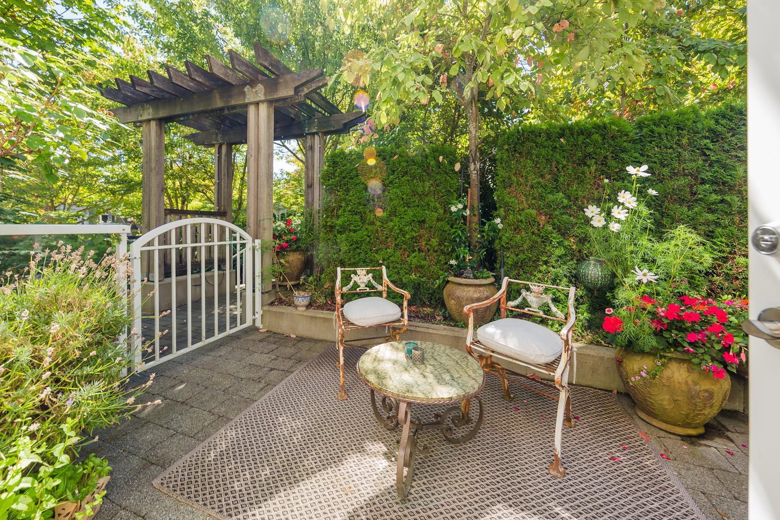 Listing Image 11