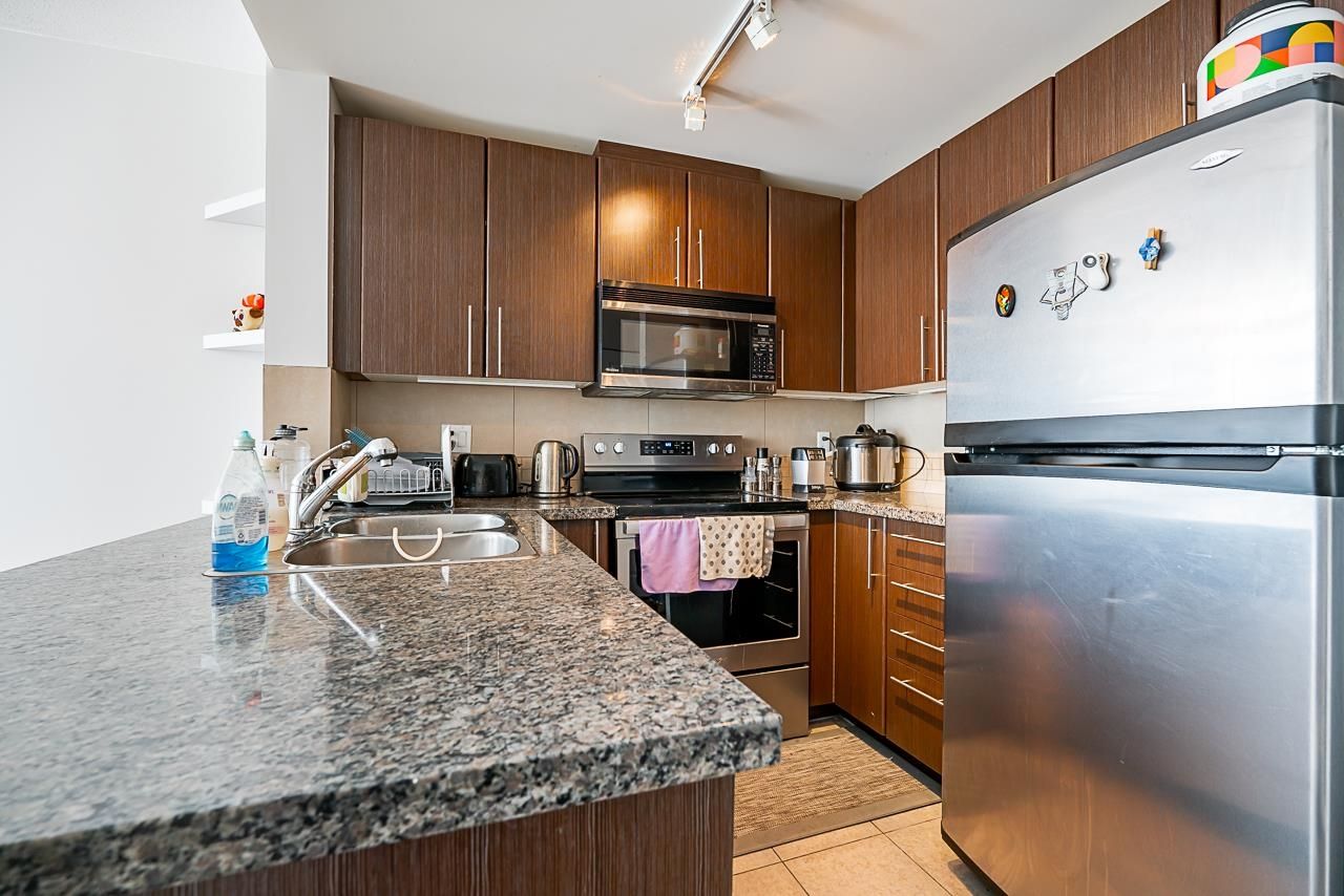 Listing Image 4