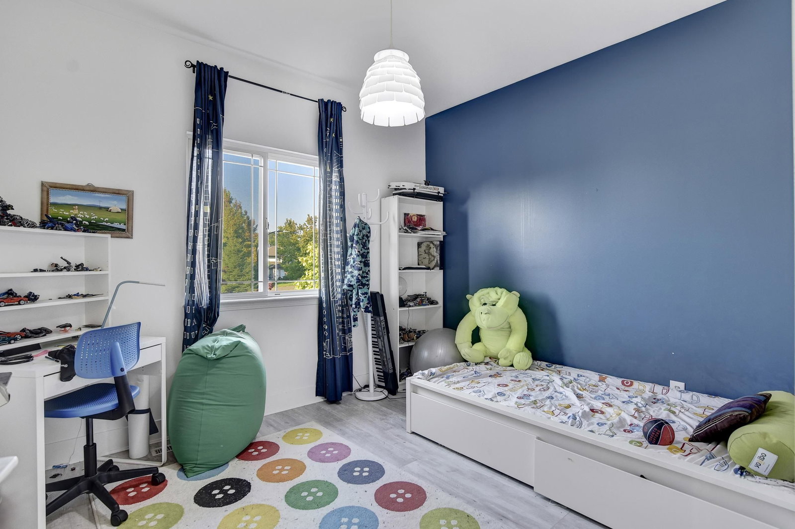 Listing Image 12