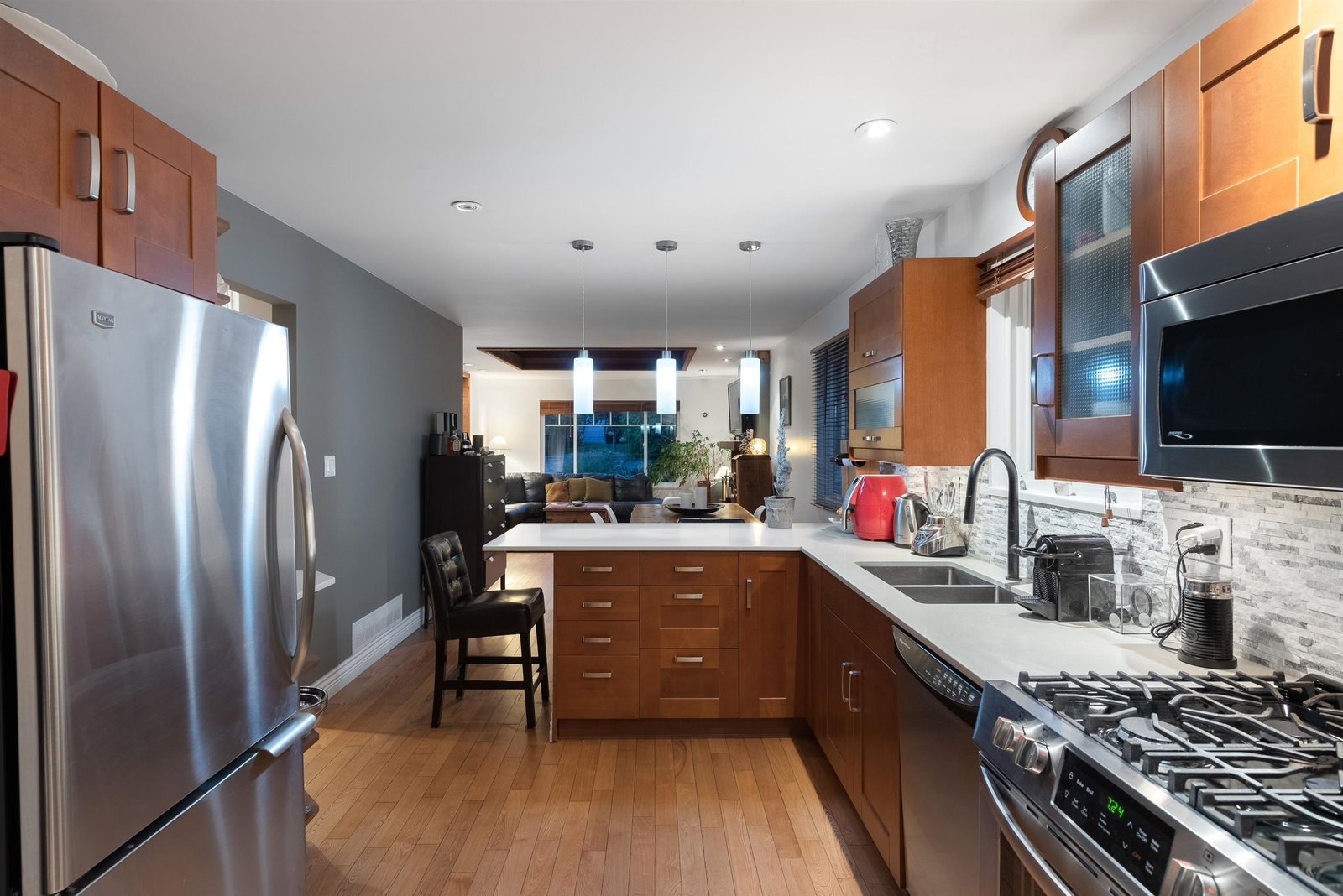 Listing Image 9