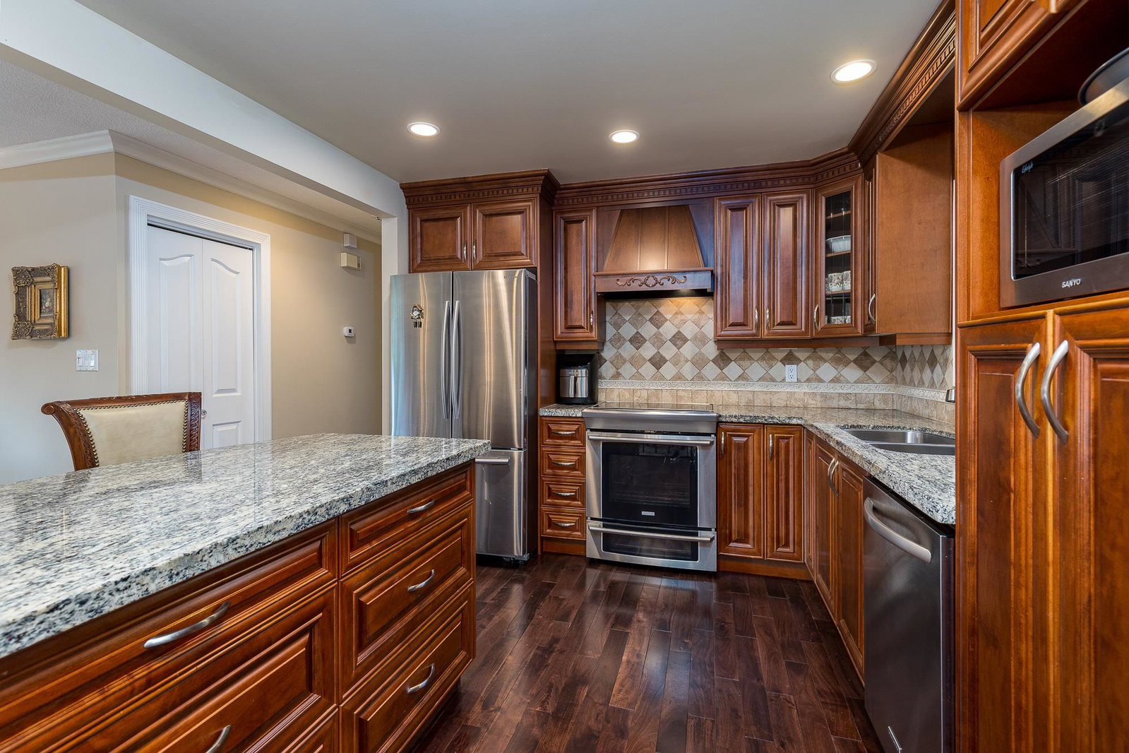 Listing Image 10