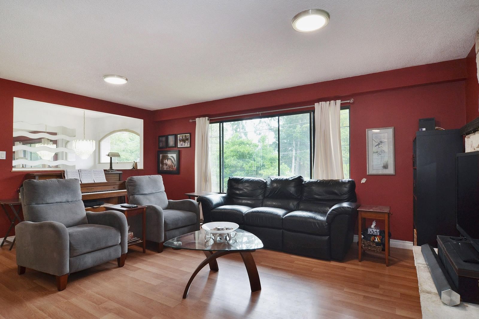 Listing Image 6
