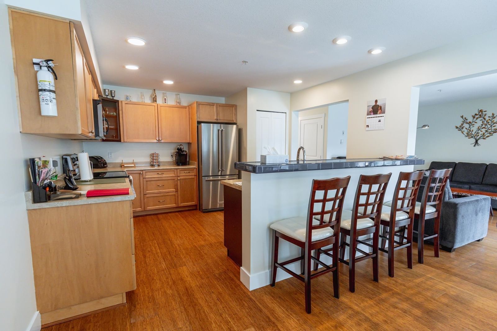 Listing Image 9