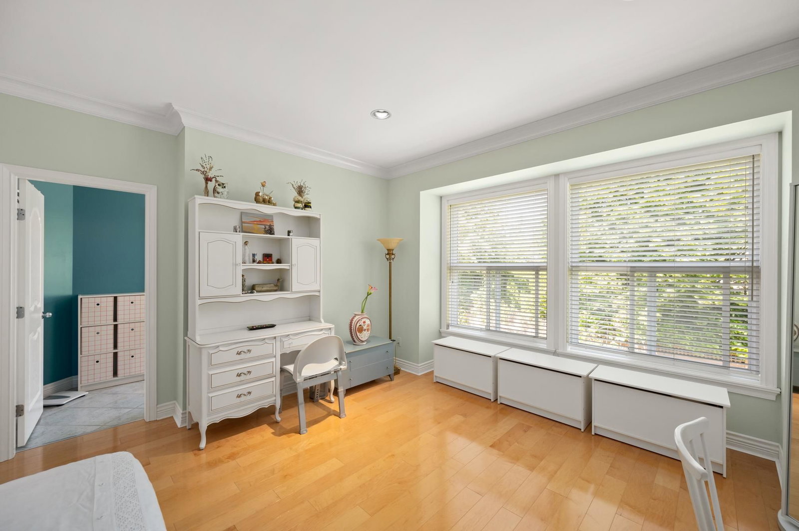 Listing Image 19