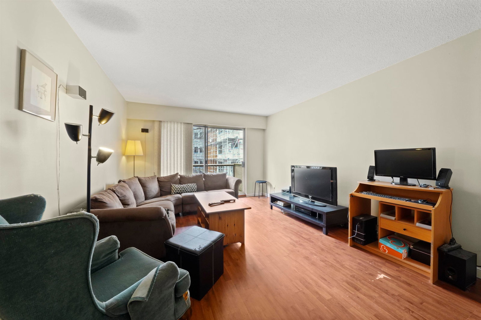 Listing Image 17