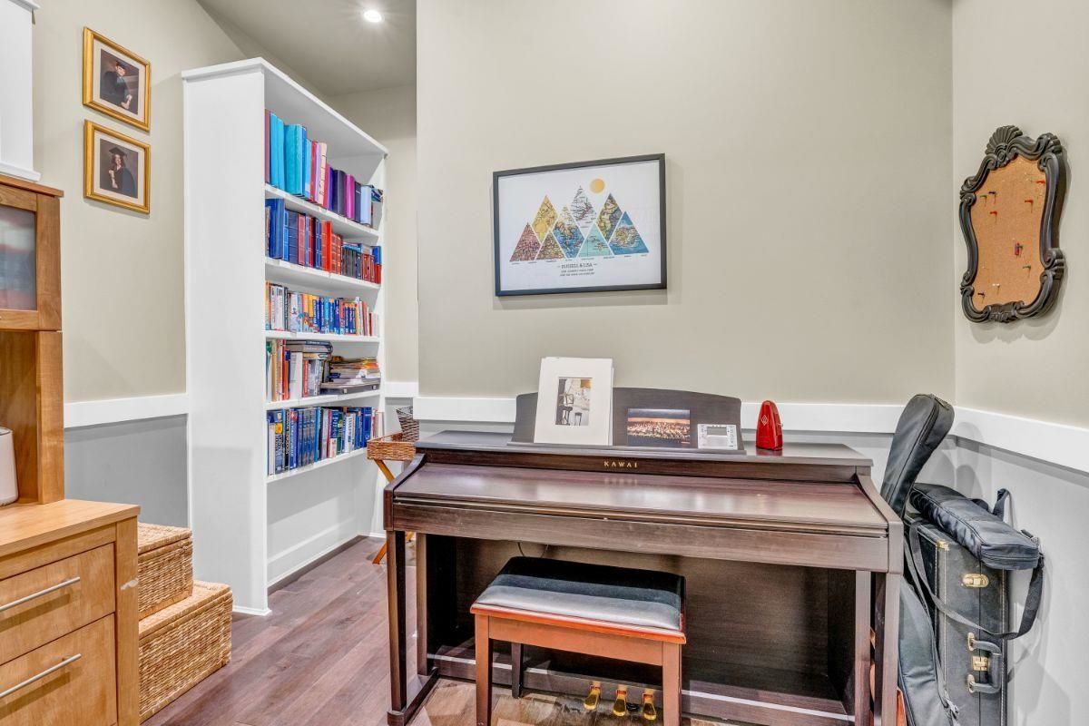 Listing Image 13