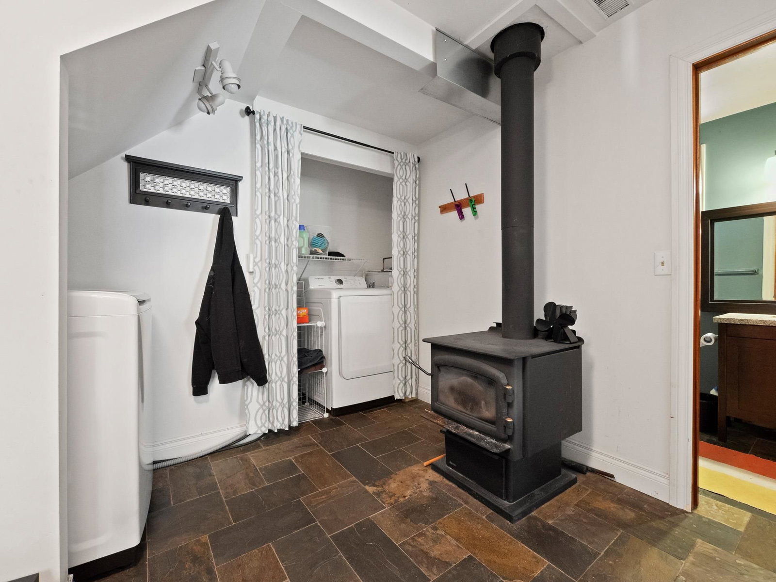 Listing Image 15