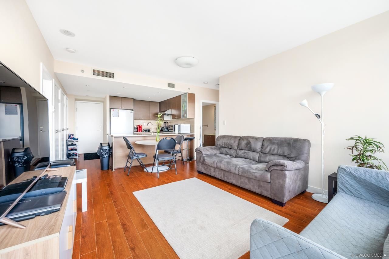 Listing Image 5