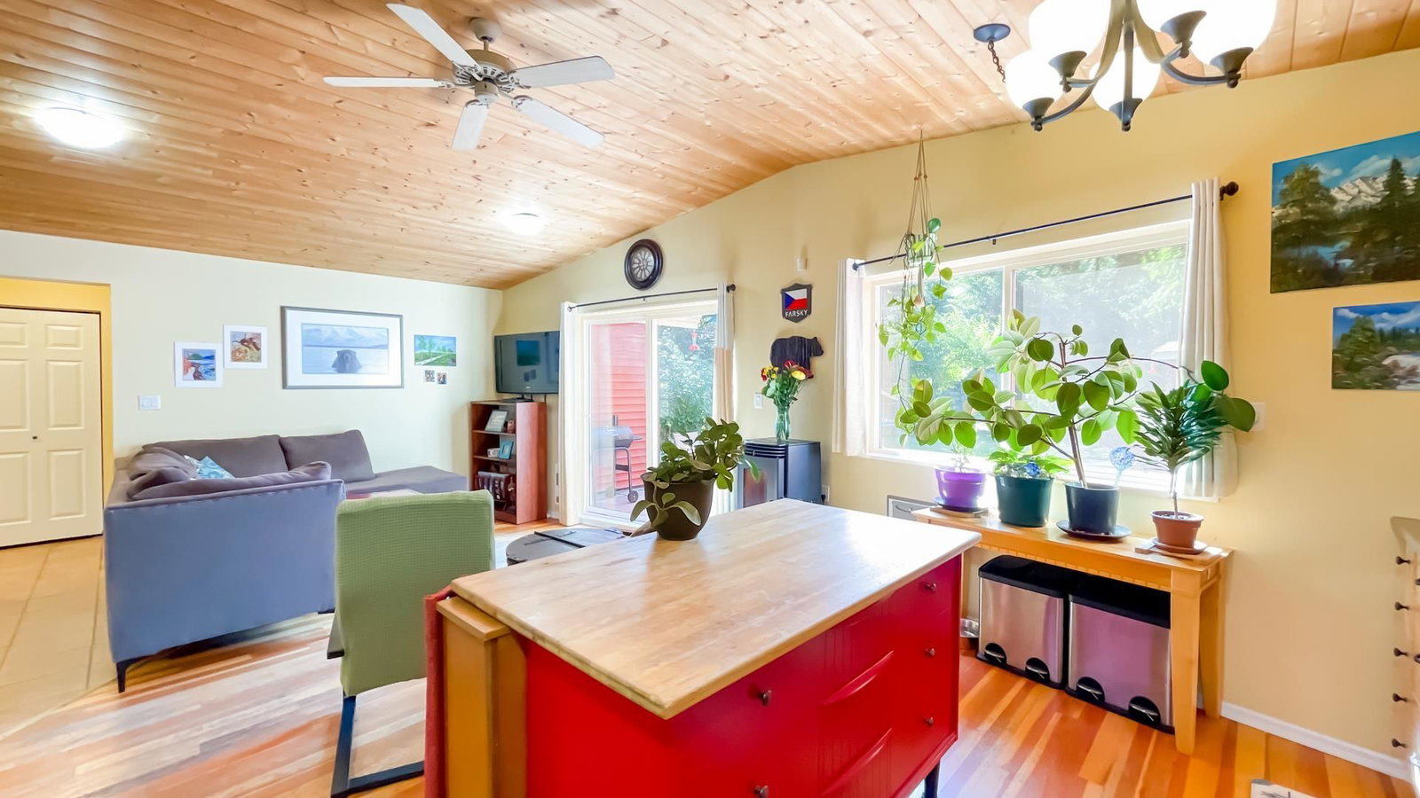 Listing Image 10