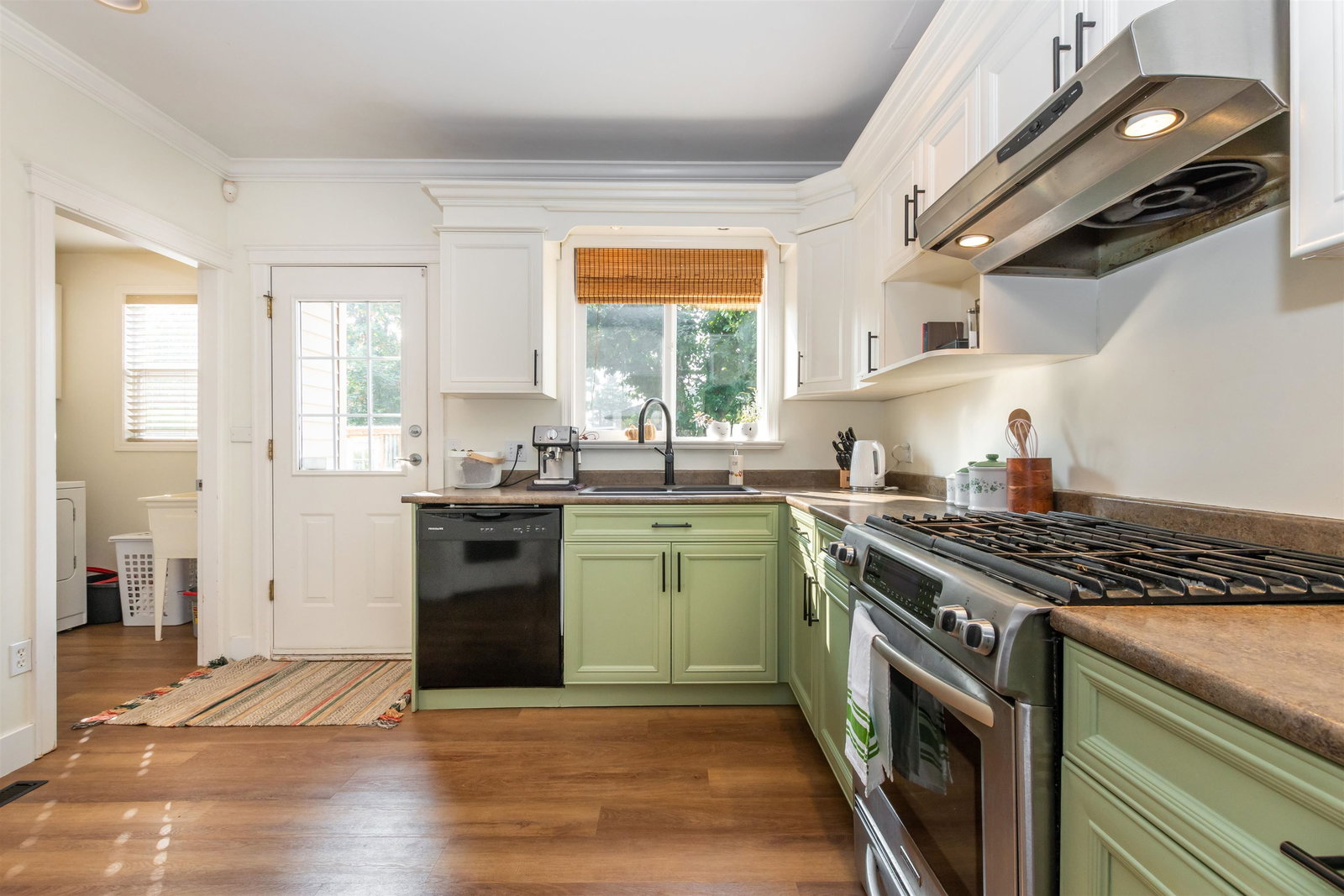 Listing Image 19
