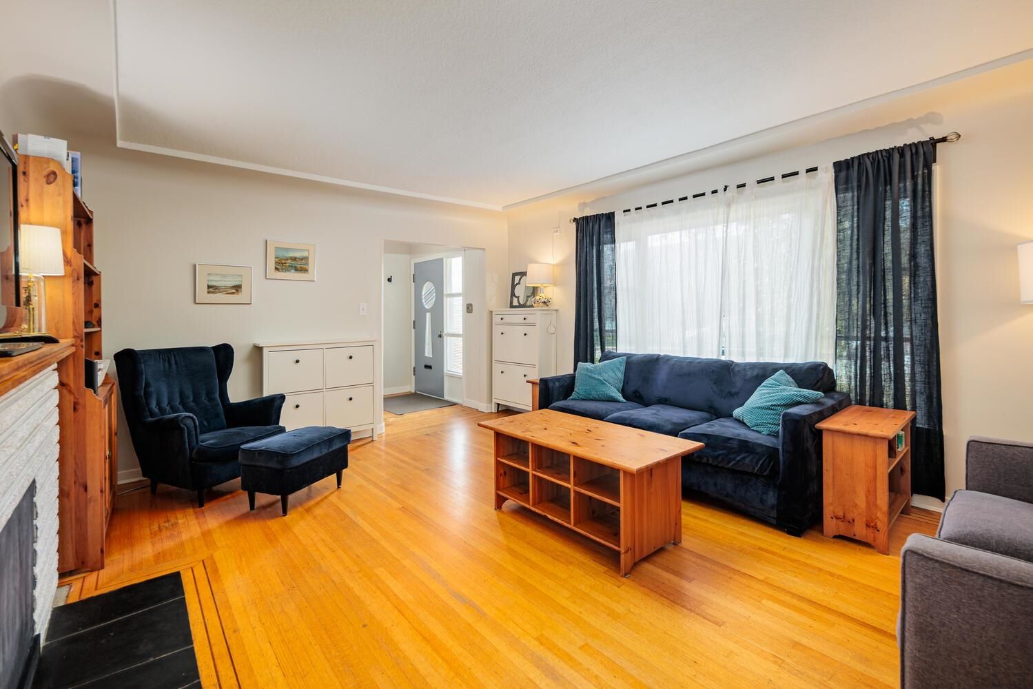 Listing Image 5