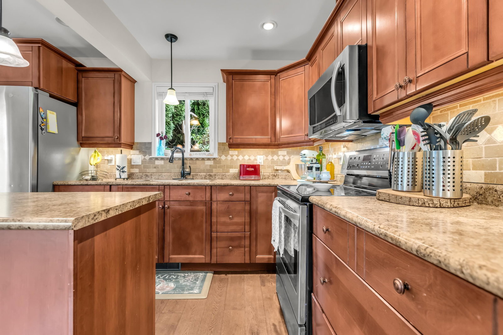 Listing Image 13