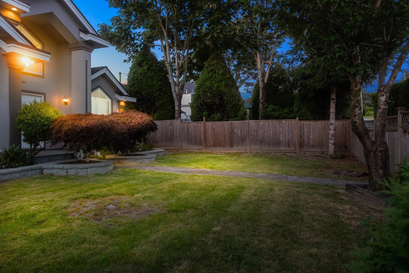 Listing Image 11