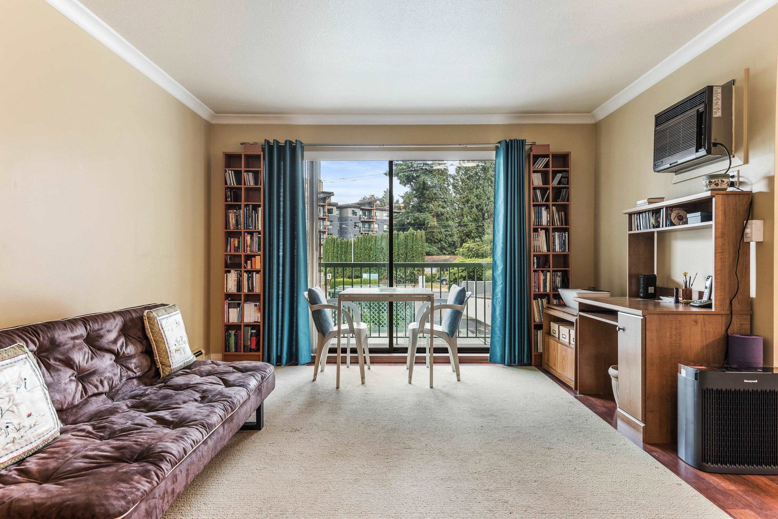 Listing photo 5