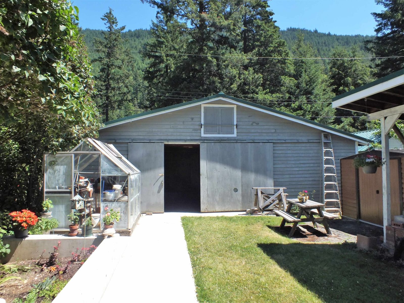 Listing Image 11
