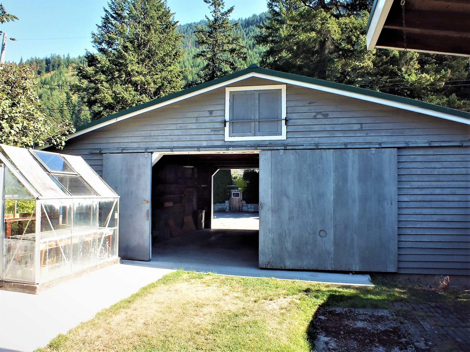 Listing Image 12