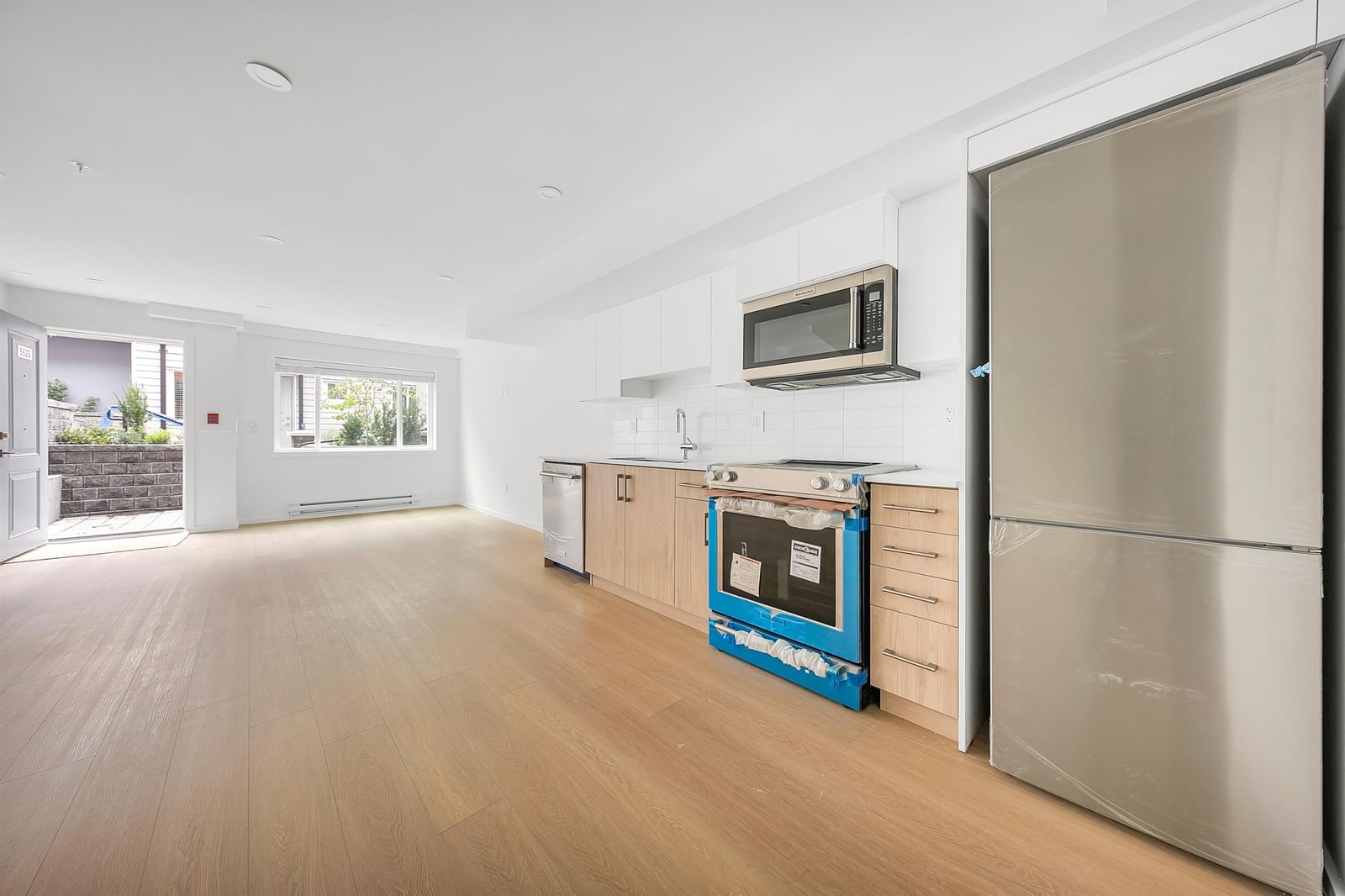 Listing Image 10