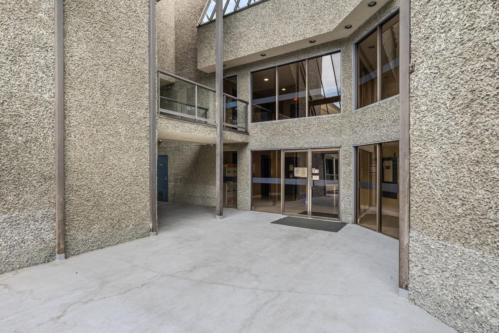 Listing Image 30