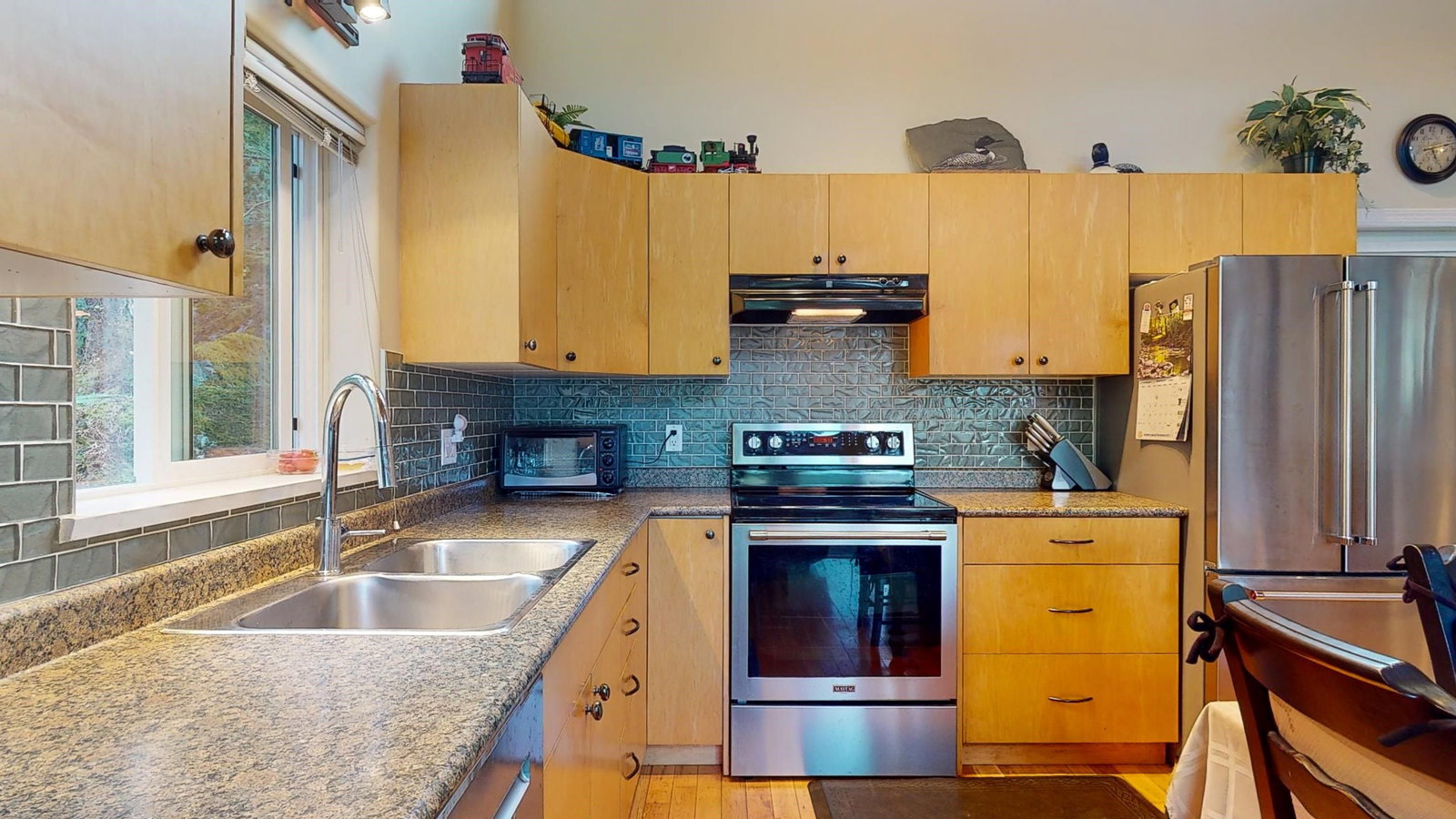 Listing Image 14