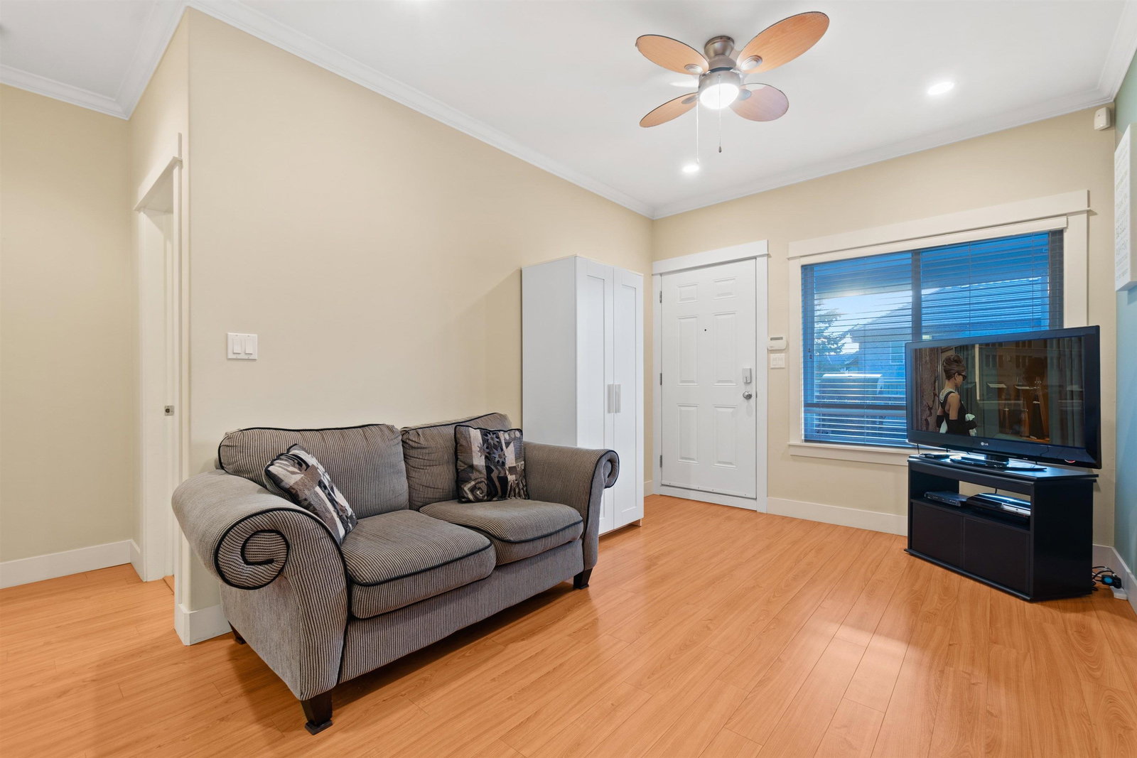 Listing Image 15