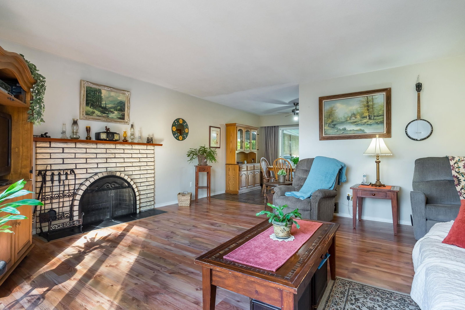 Listing Image 10