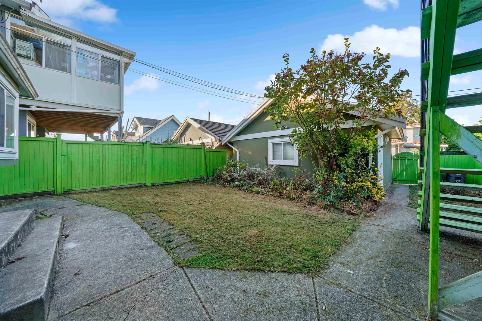 Listing Image 11